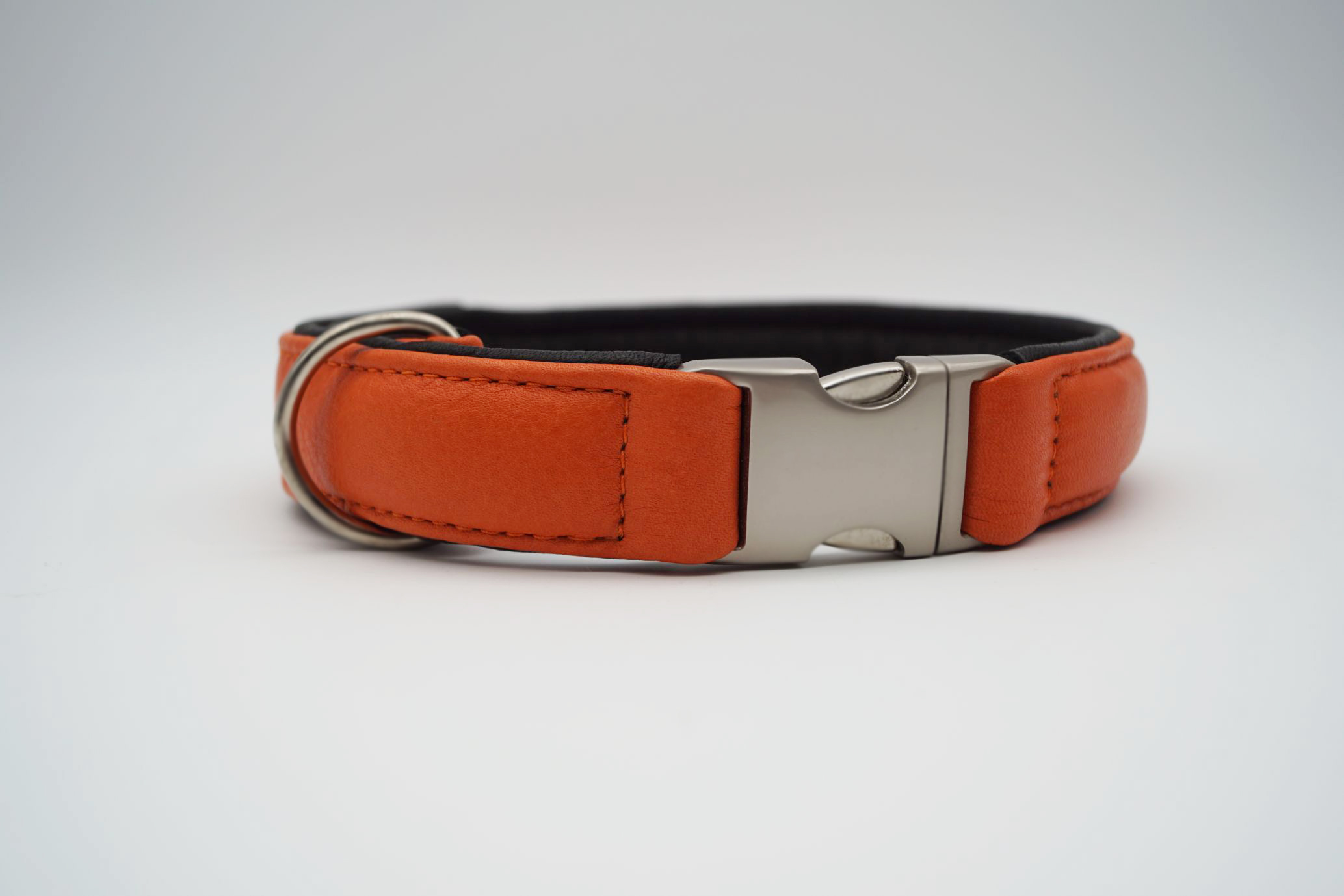Luxus Hundehalsband in orange braun oder schwarz Leder mit eleganten  Ornamenten, Design Orange - Superpipapo