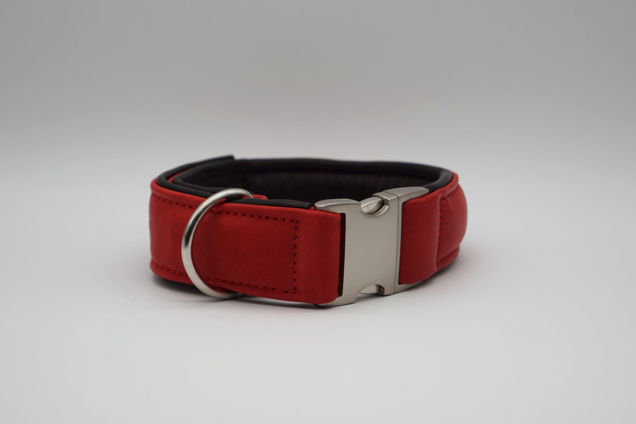 Klassische Lederhalsband Dog Collar L Hundehalsband aus Leder Rot mit Perforiert Gepolstert D-Ring Echtes Büffelleder Halsband für Mittelgroße Hunde 